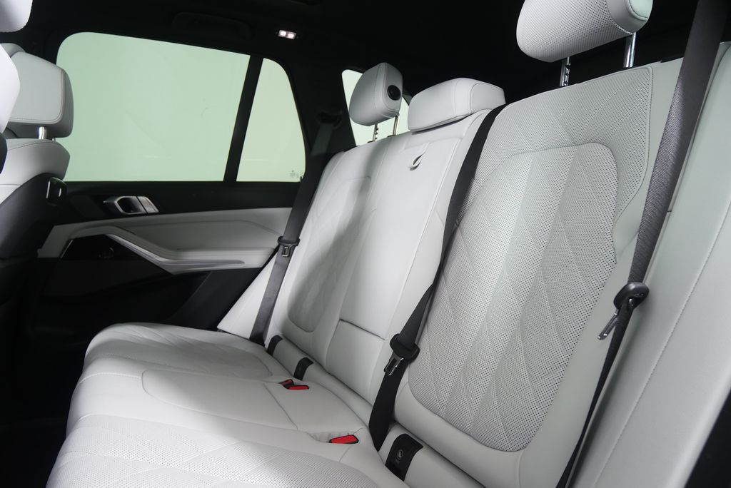 Thumbnail: 2026 BMW X5 - 16