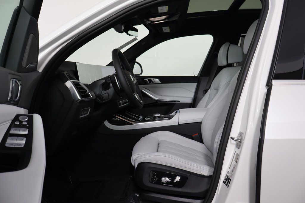 Thumbnail: 2026 BMW X7 - 5