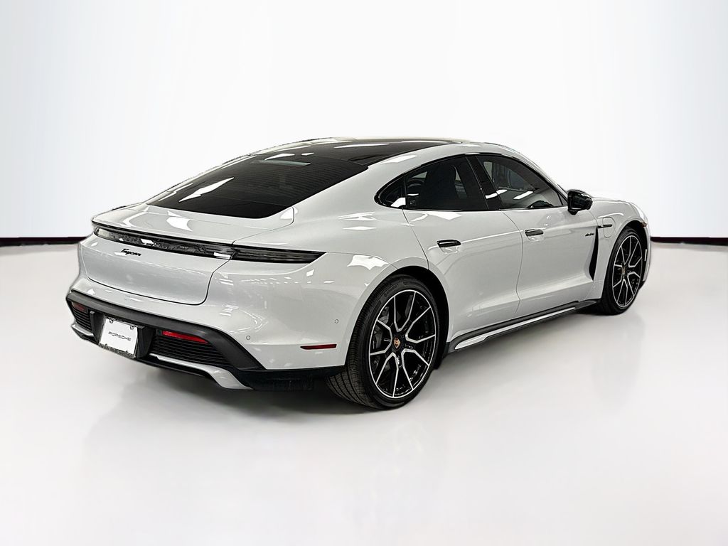 Thumbnail: 2026 Porsche Taycan - 7