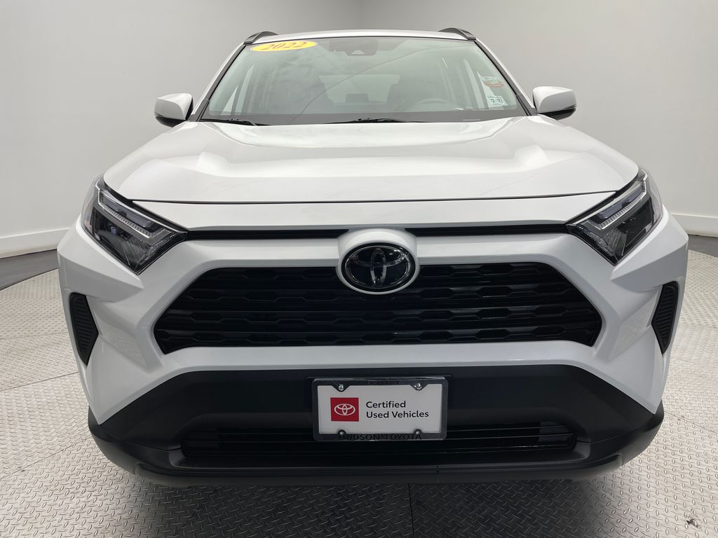 2022 Toyota RAV4 XLE 2