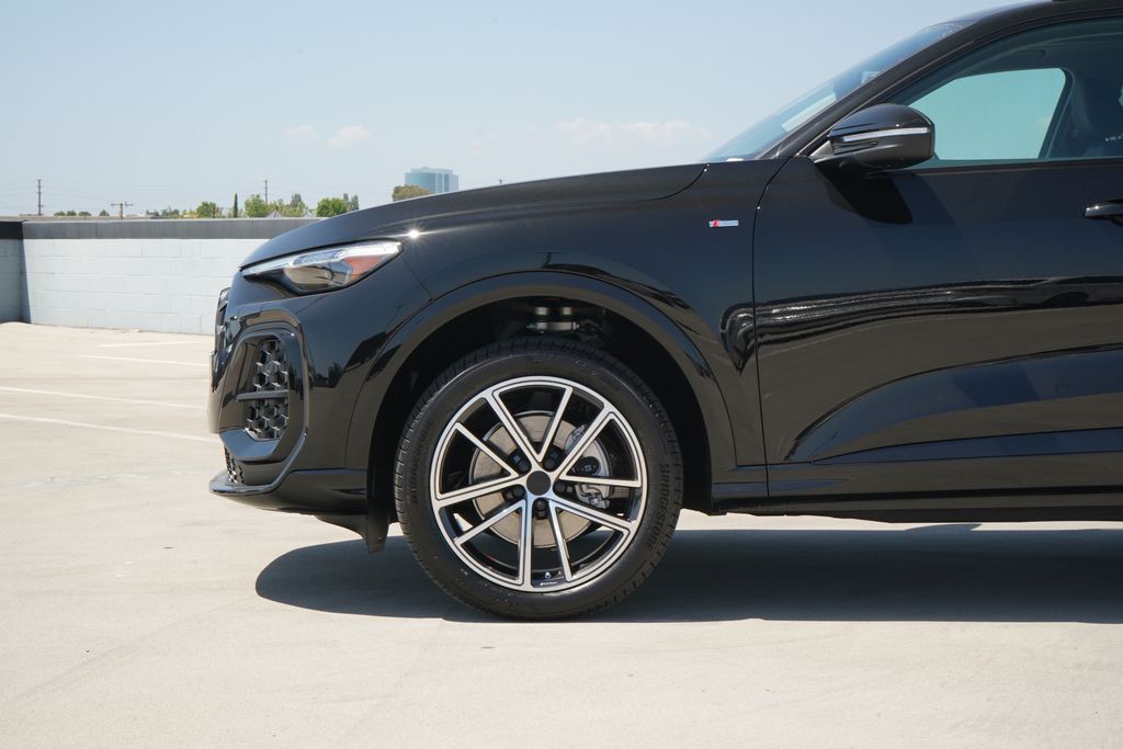 Thumbnail: 2026 Audi Q5 - 2