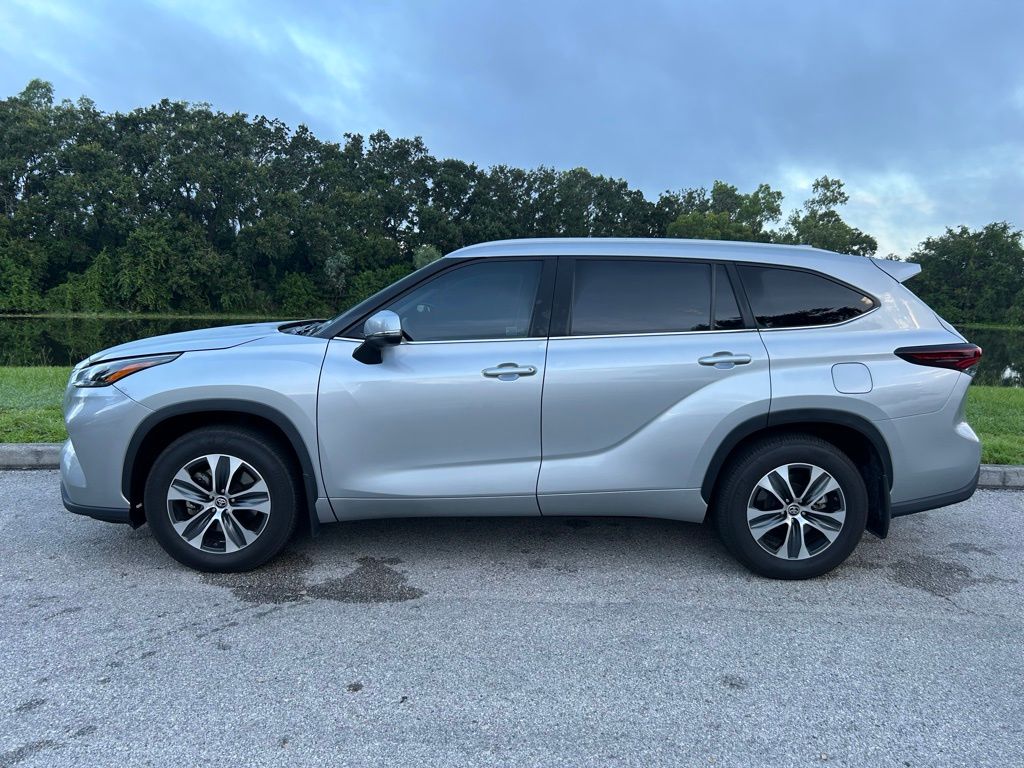 Thumbnail: 2024 Toyota Highlander - 2