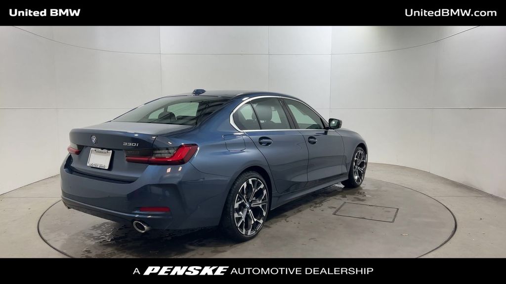 Thumbnail: 2025 BMW 3 Series - 8