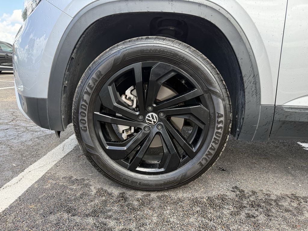 2023 Volkswagen Atlas 3.6L V6 SE w/Technology Silver at North Houston Mitsubishi