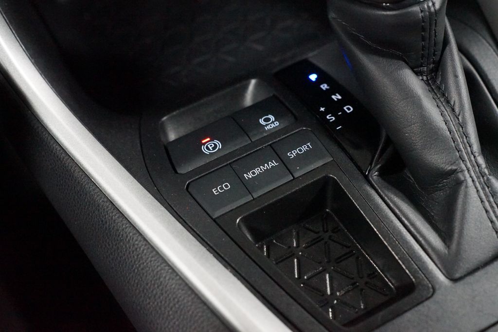 Thumbnail: 2025 Toyota RAV4 - 22