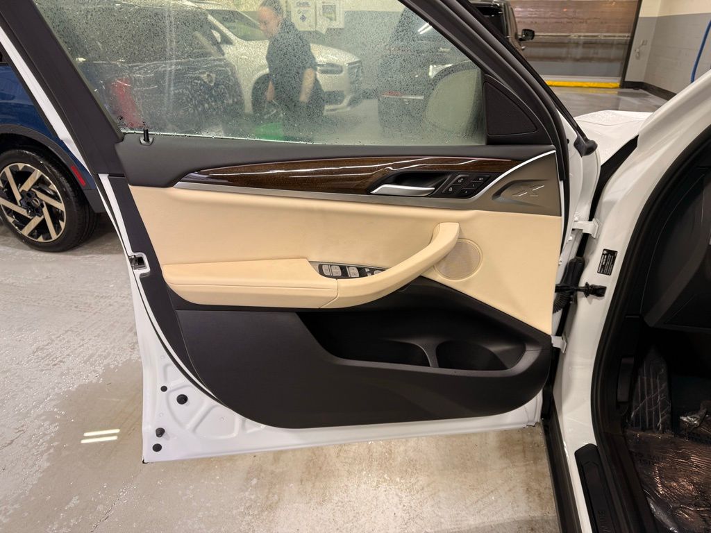 Thumbnail: 2023 BMW X4 - 10