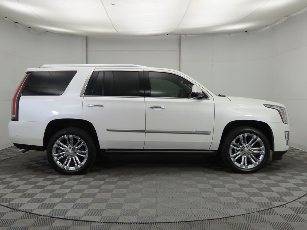 Thumbnail: 2017 Cadillac Escalade - 4