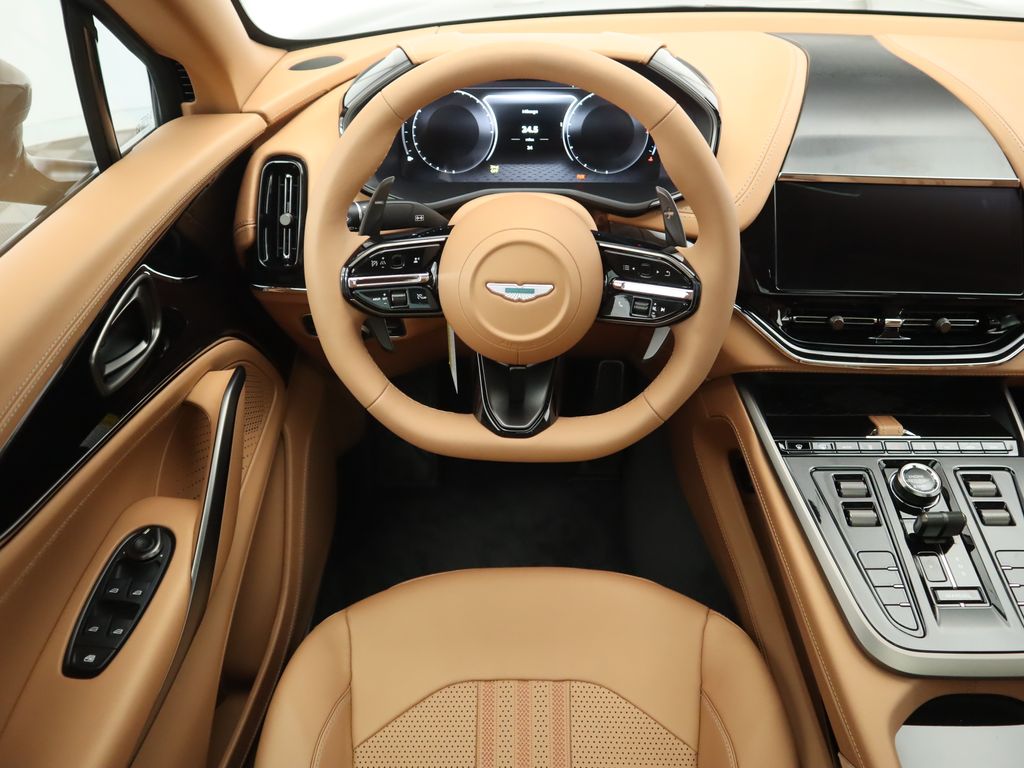 Thumbnail: 2026 Aston Martin DBX - 10