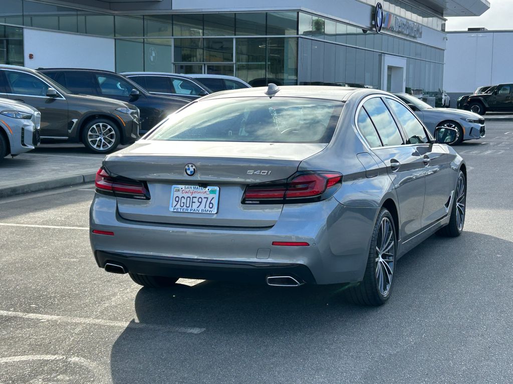 Thumbnail: 2023 BMW 5 Series - 5