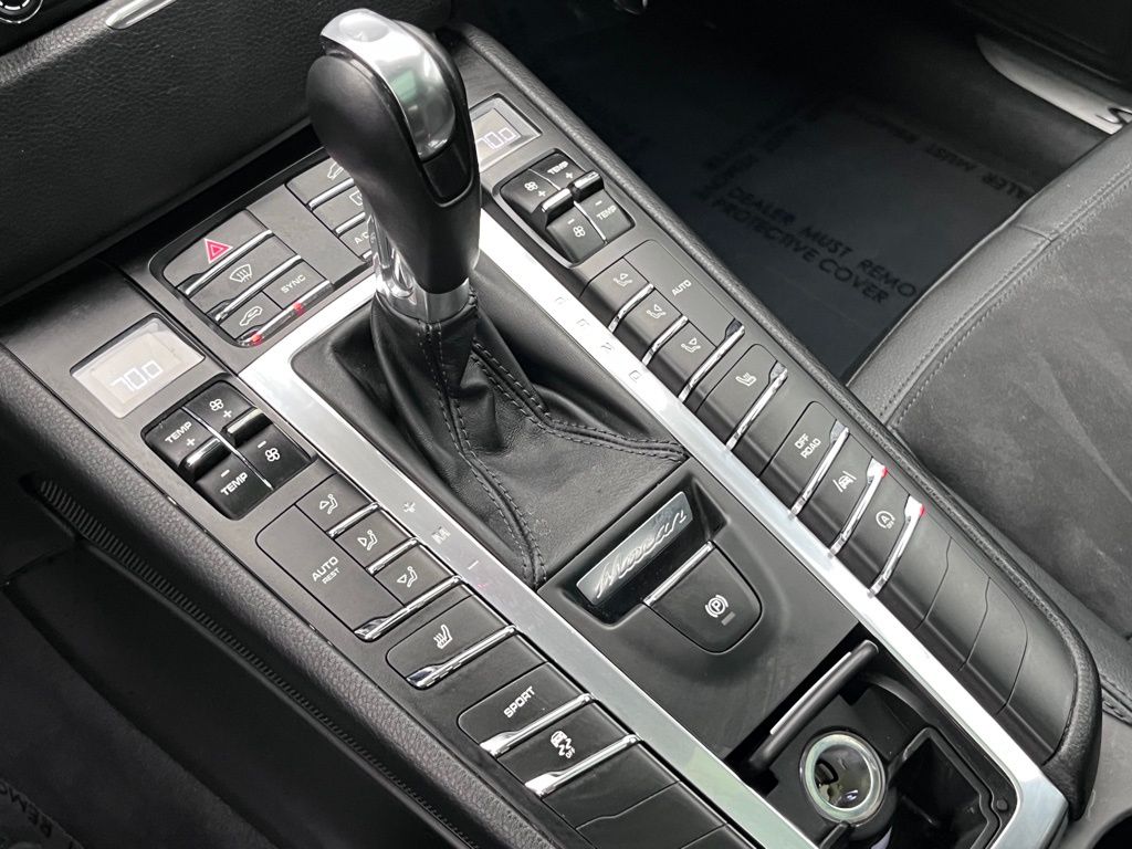 2017 Porsche Macan S 15