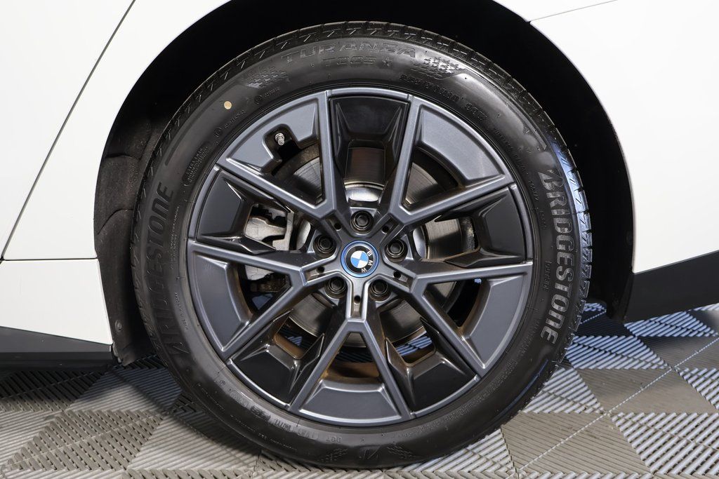 Thumbnail: 2024 BMW i4 - 16