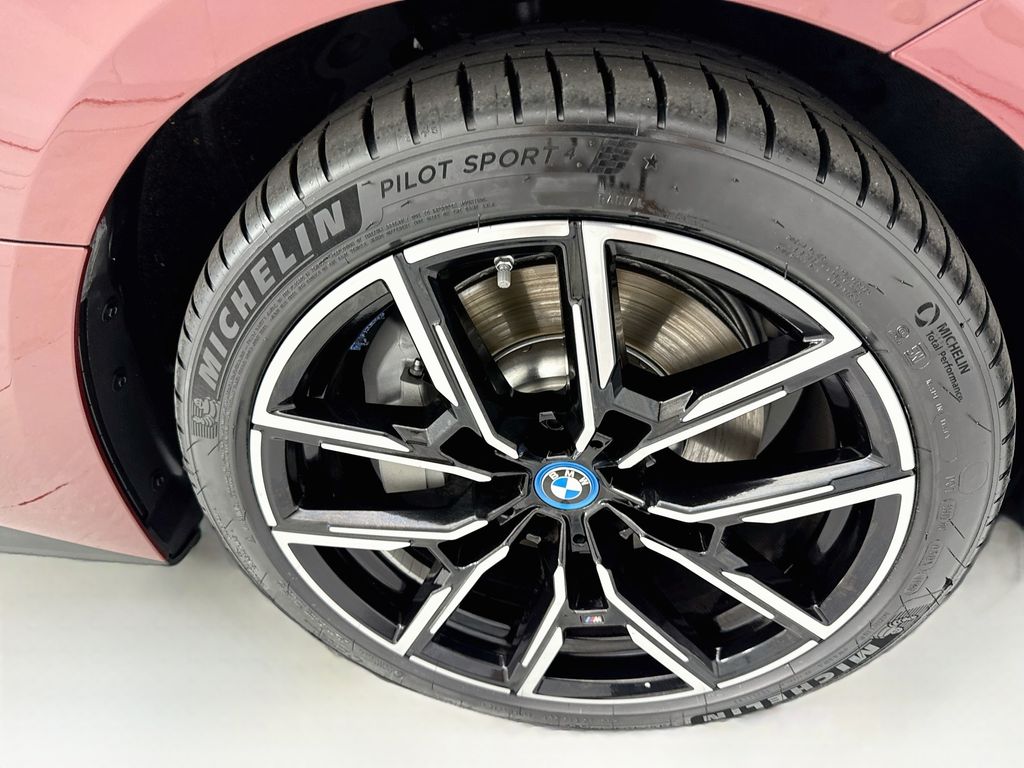Thumbnail: 2023 BMW i4 - 31