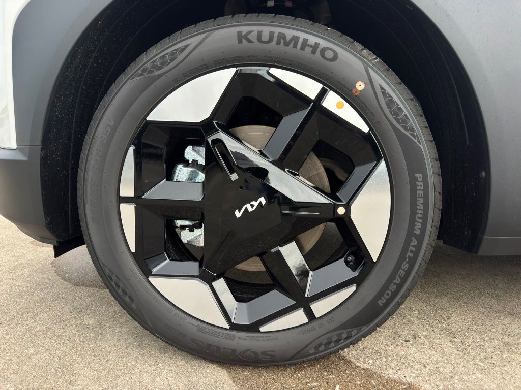 2027 Kia Seltos EX White at Shottenkirk Kia Fort Bend