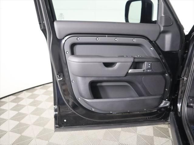 Thumbnail: 2025 Land Rover Defender - 25