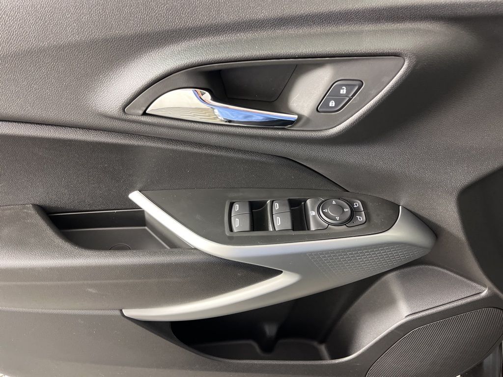 Thumbnail: 2026 Chevrolet Trax - 24