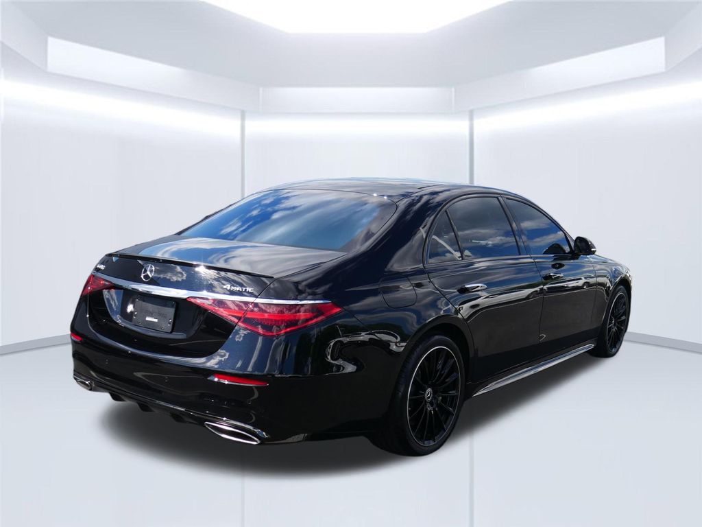 Thumbnail: 2025 Mercedes-Benz S-Class - 8