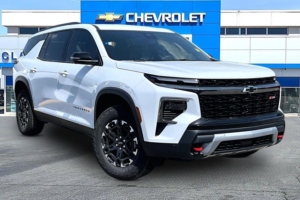 Polar White Tricoat 2027 Chevrolet Traverse SUV / Crossover Four-Wheel Drive 8-Speed Automatic