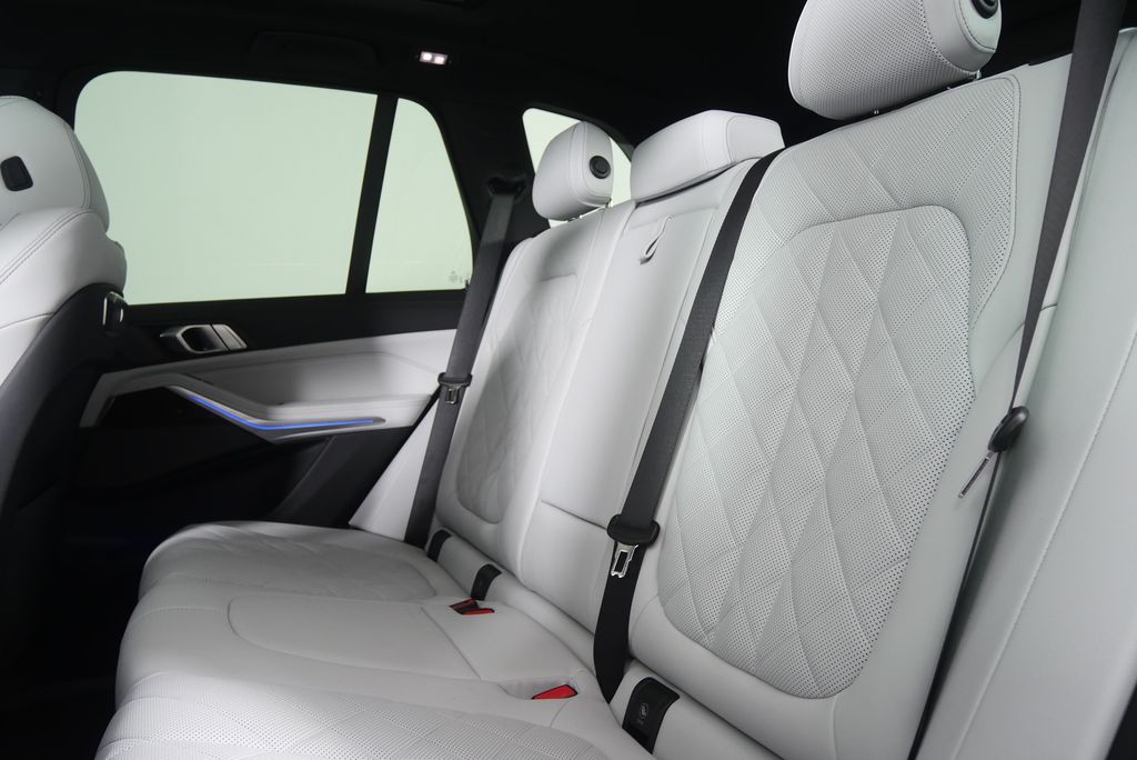 Thumbnail: 2025 BMW X5 - 16