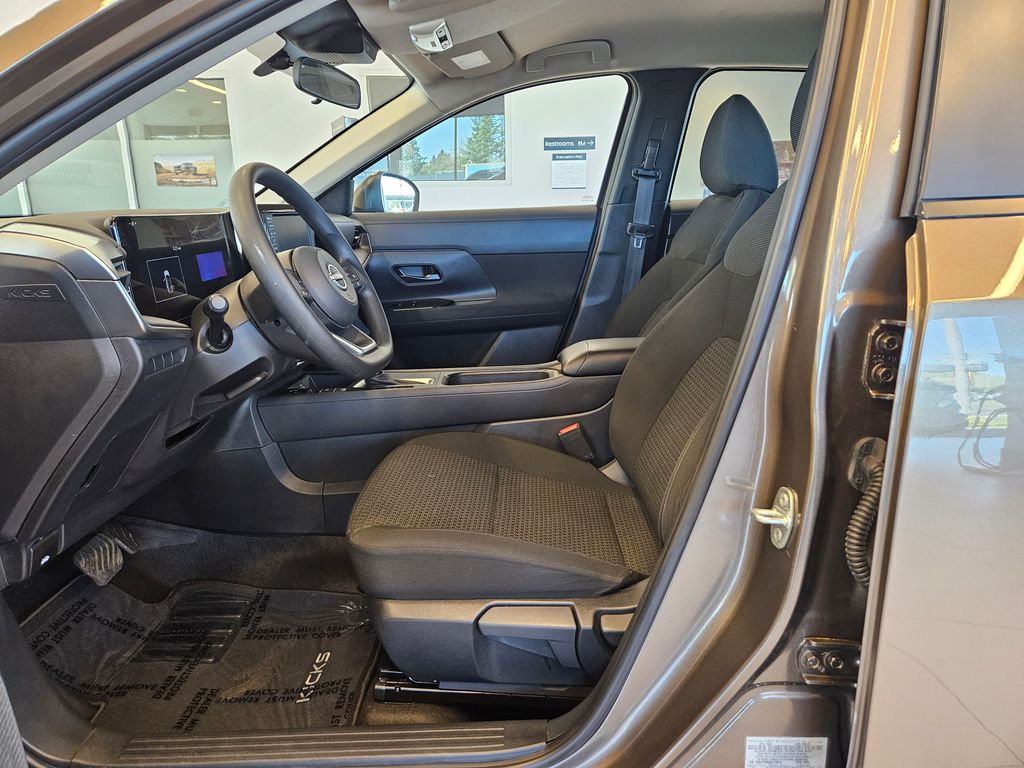 2025 Nissan Kicks S