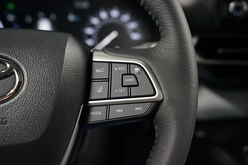 Thumbnail: 2026 Toyota Sienna - 13