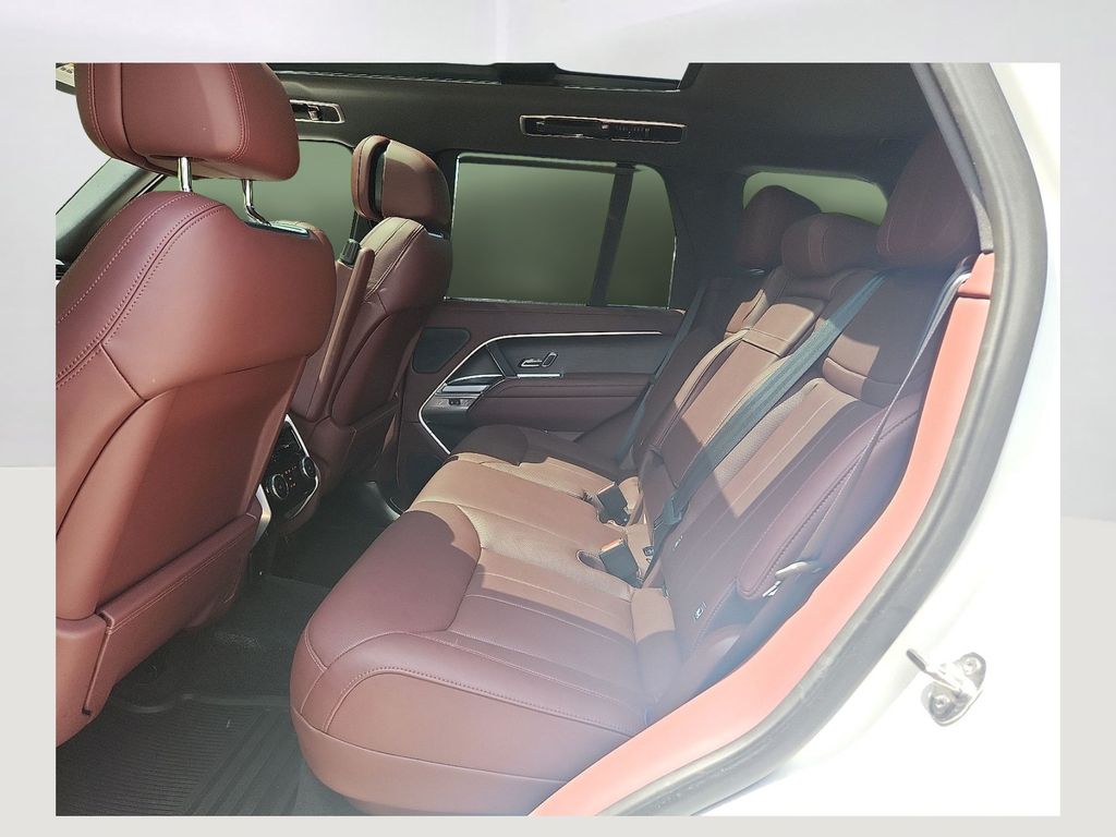 2024 Land Rover Range Rover SE 7