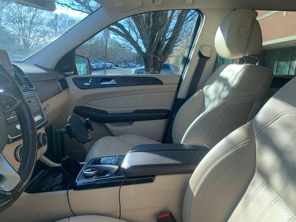 Thumbnail: 2018 Mercedes-Benz GLS - 6