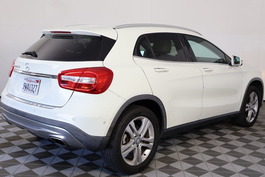 Thumbnail: 2017 Mercedes-Benz GLA - 4