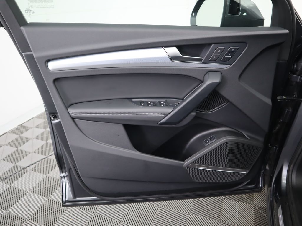 2024 Audi Q5 e Premium 24