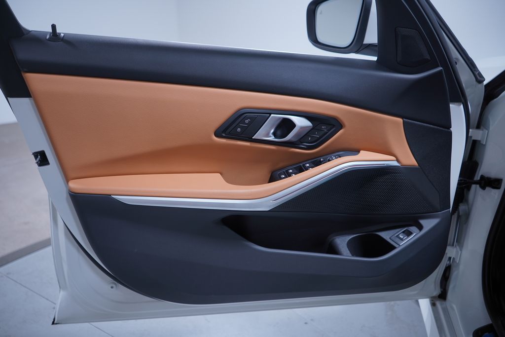 Thumbnail: 2025 BMW 3 Series - 15