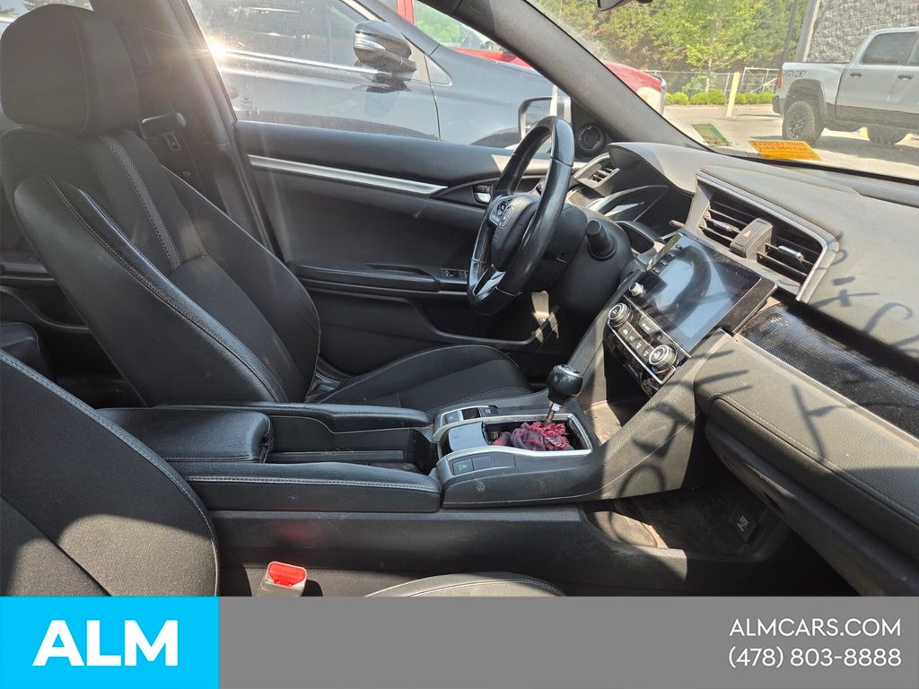 Used 2019  Honda Sport image 16