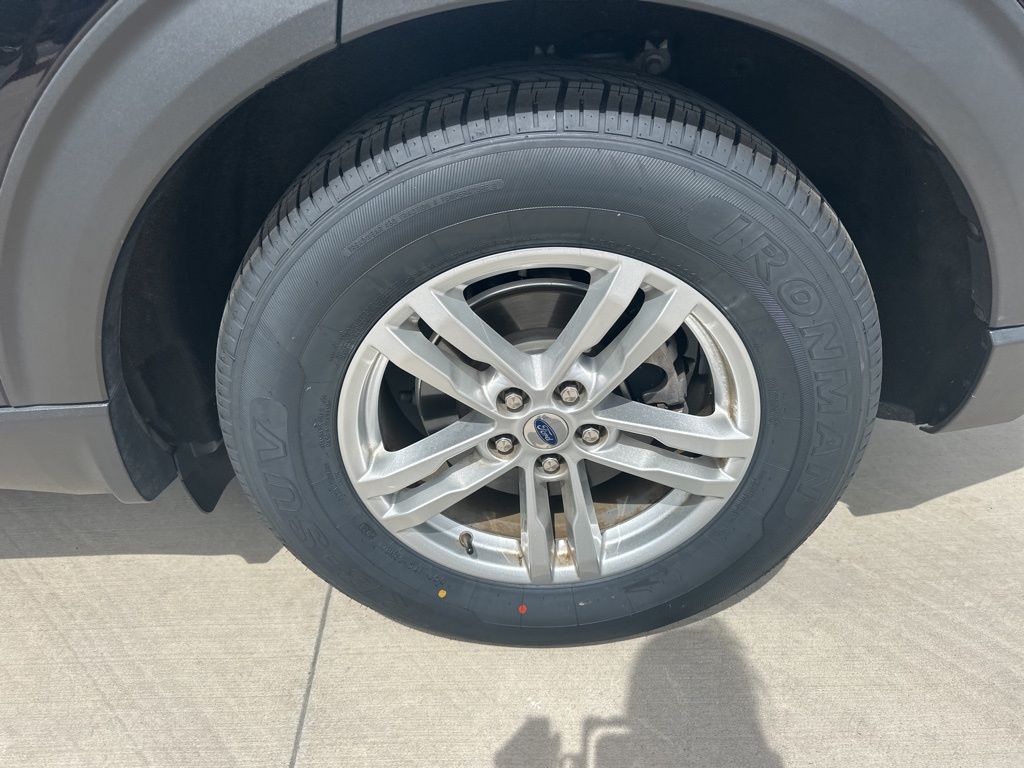 2020 Agate Black Metallic Ford Explorer XLT RWD SUV