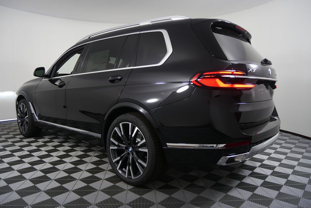 Thumbnail: 2026 BMW X7 - 5