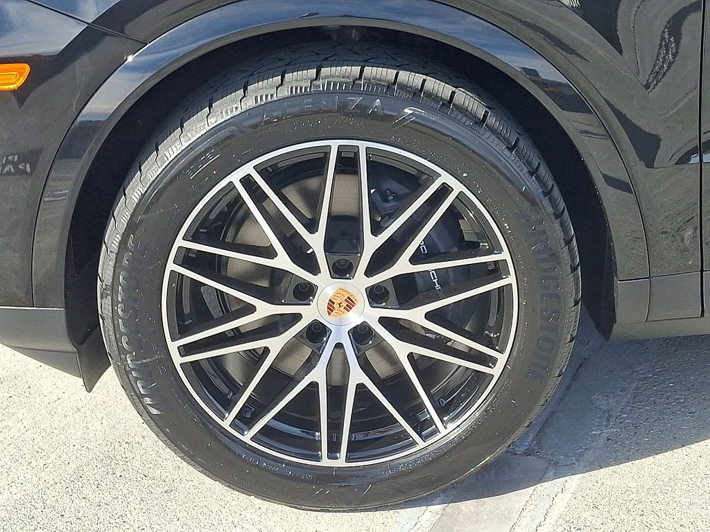 Thumbnail: 2026 Porsche Cayenne - 11