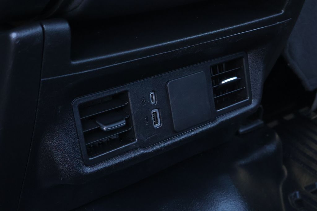Thumbnail: 2024 Chevrolet Silverado 1500 - 32
