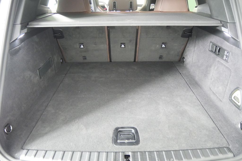 Thumbnail: 2025 BMW iX - 17