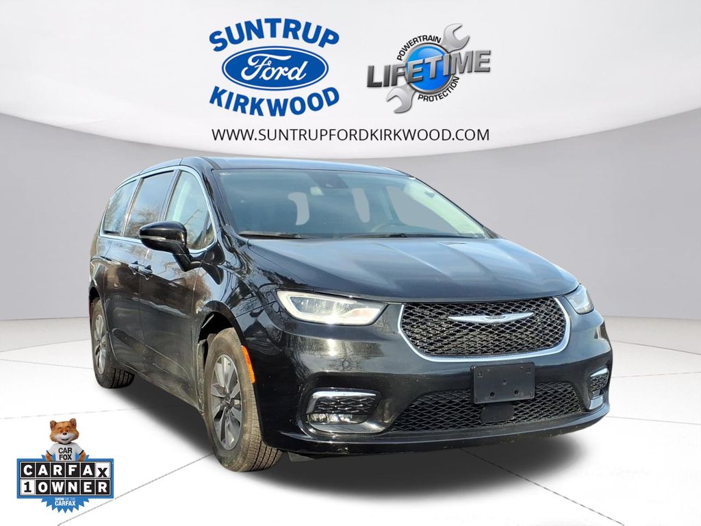 Diamond Black Crystal Pearlcoat 2024 Chrysler Pacifica Hybrid Select FWD Minivan Front-Wheel Drive Continuously Variable Transmission