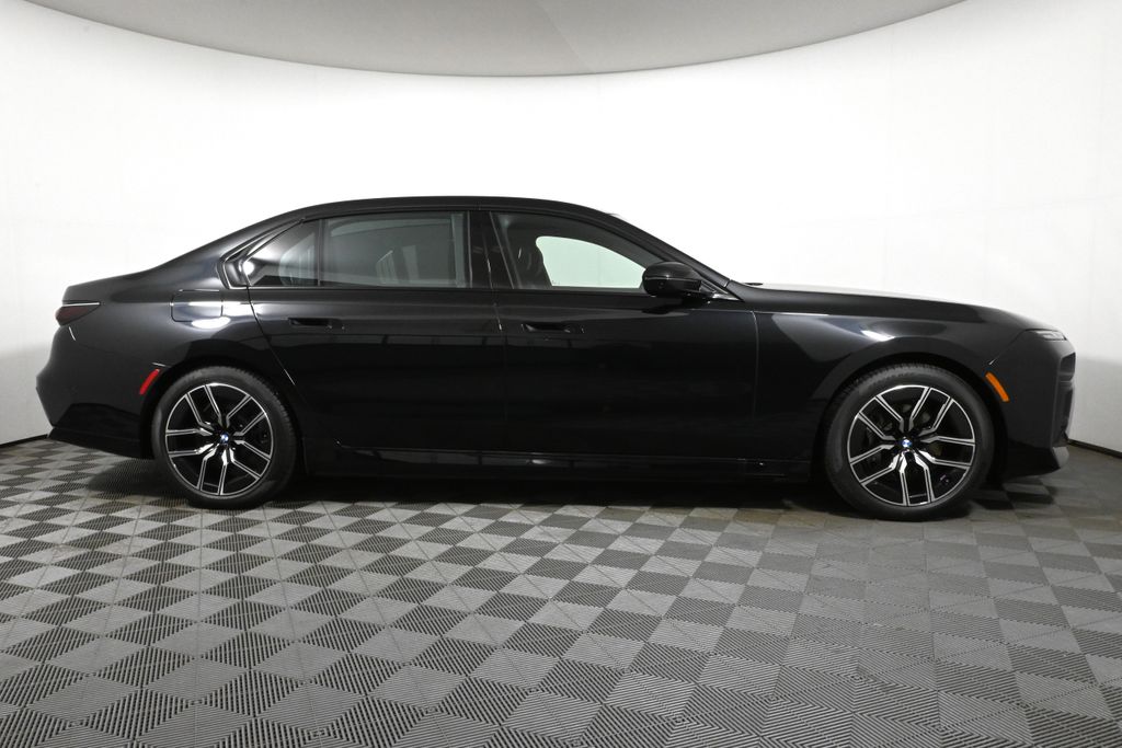 2024 BMW i7 eDrive50 8