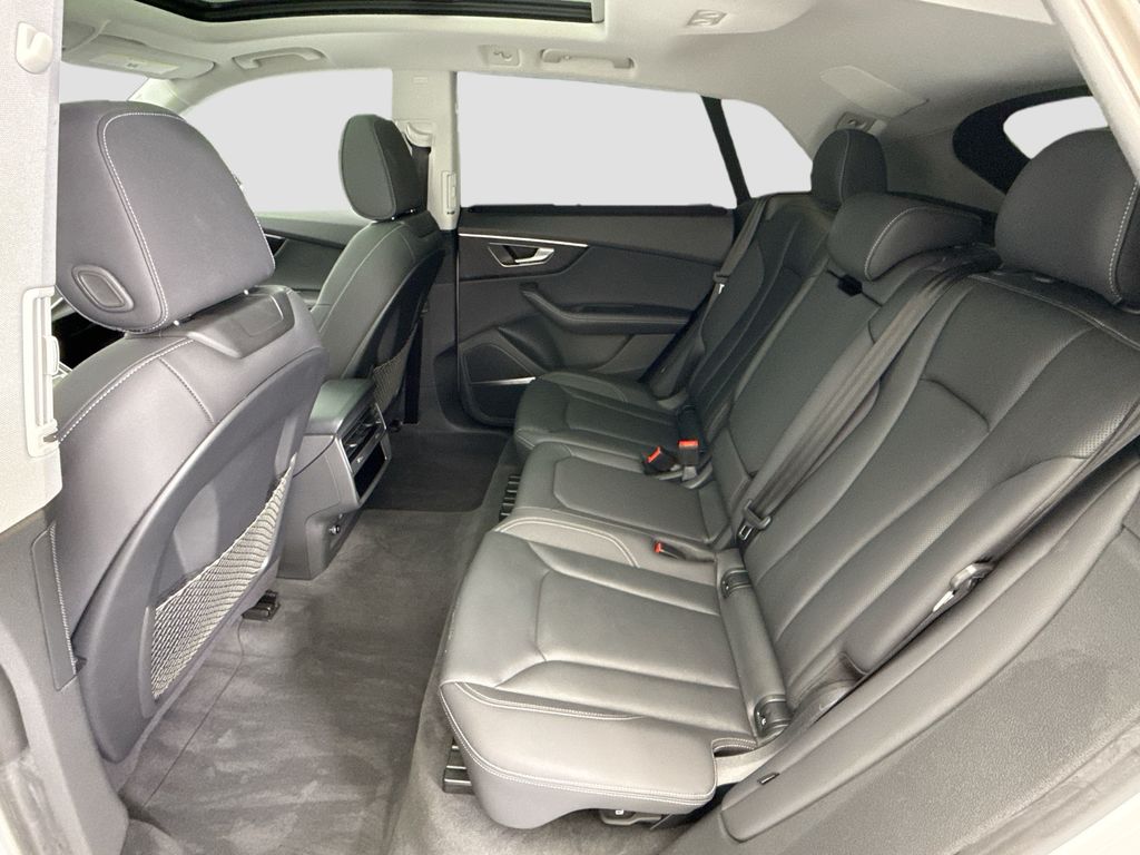 Thumbnail: 2023 Audi Q8 - 20