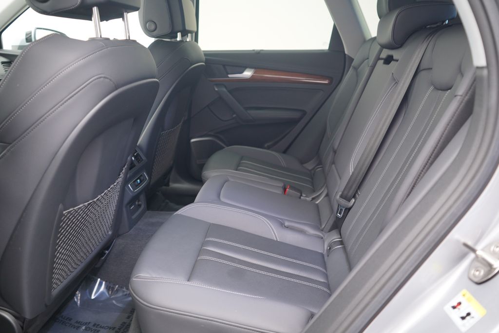 Thumbnail: 2023 Audi Q5 - 7