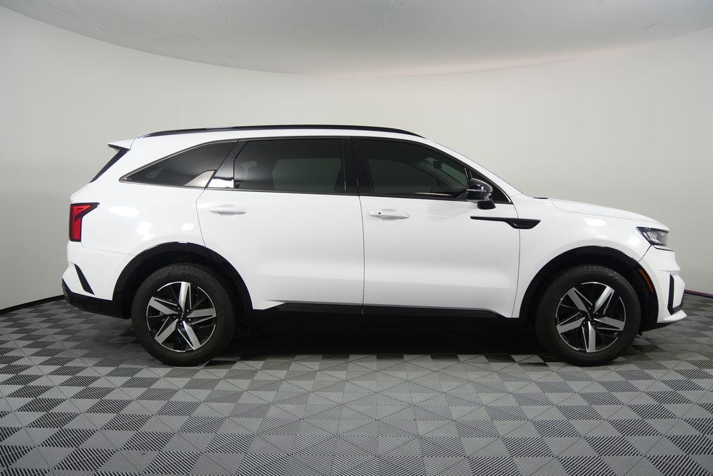 Thumbnail: 2022 Kia Sorento - 2