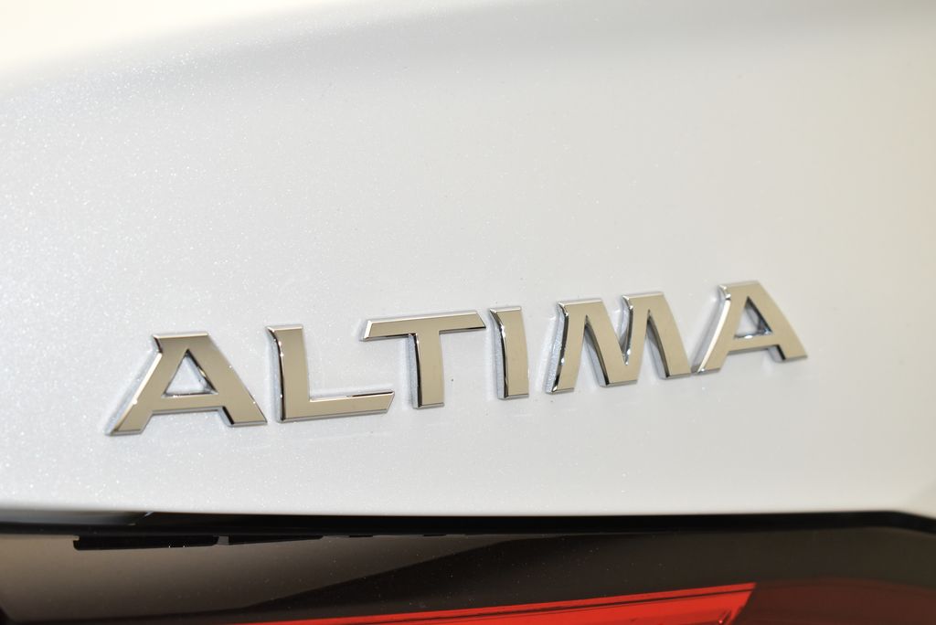 2022 Nissan Altima SL 9