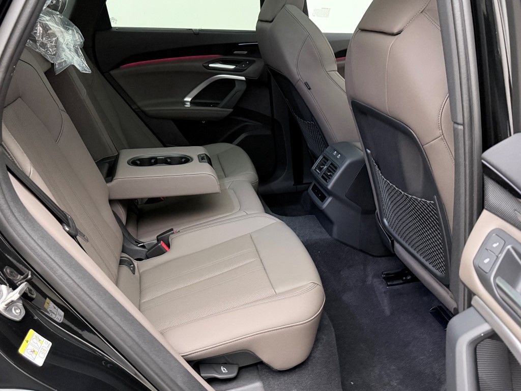 Thumbnail: 2025 Audi Q5 - 19