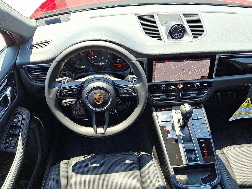Thumbnail: 2025 Porsche Macan - 13
