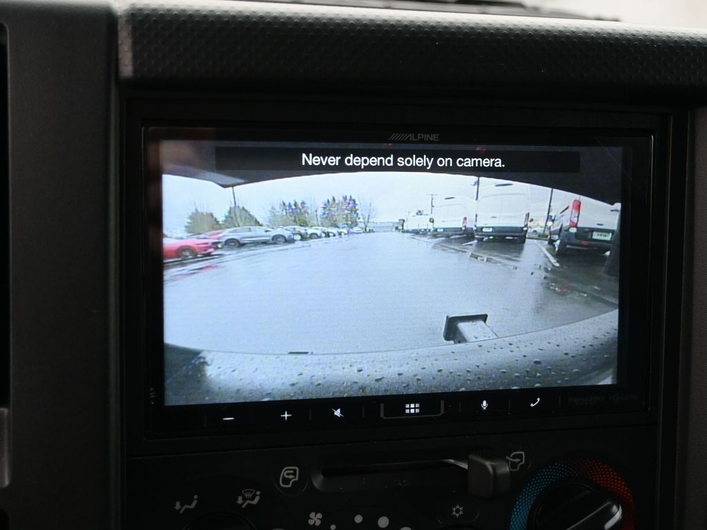 2025 Isuzu NPR HD 