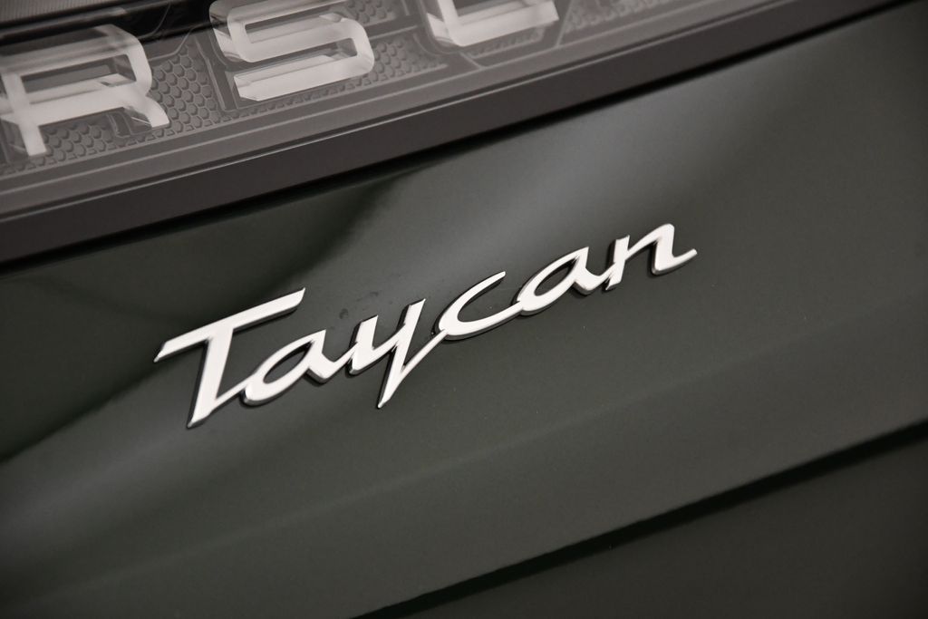 Thumbnail: 2025 Porsche Taycan - 11
