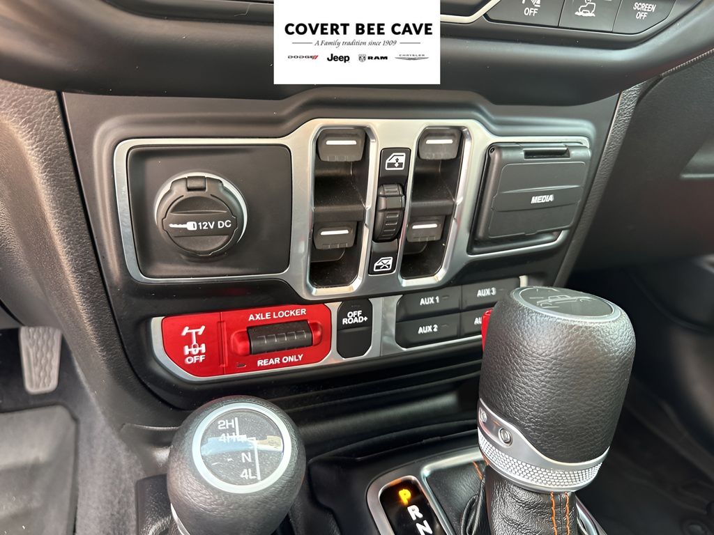 Used Car 2021 Jeep Gladiator  Mojave For Sale Under $40,000 In Austin, Texas