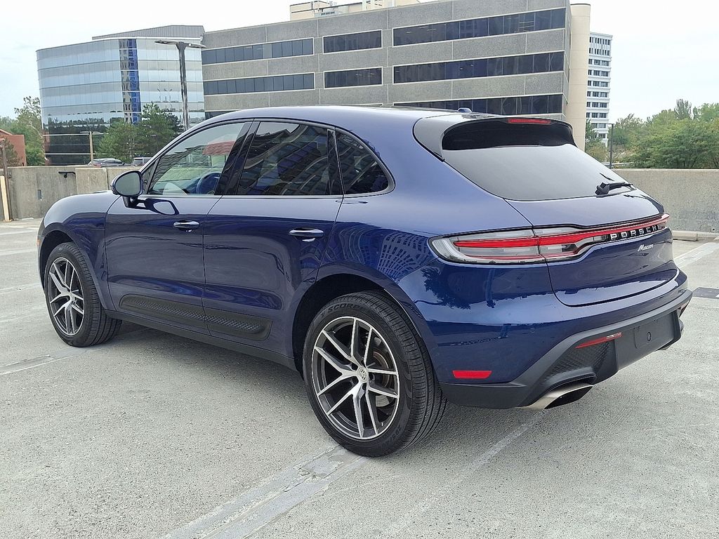 Thumbnail: 2025 Porsche Macan - 3