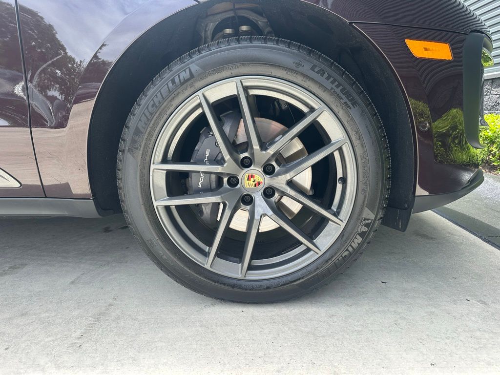 Thumbnail: 2026 Porsche Macan - 15