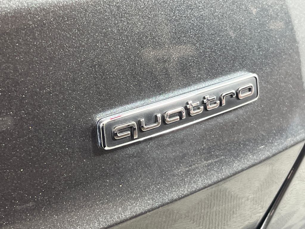 Thumbnail: 2025 Audi Q3 - 11