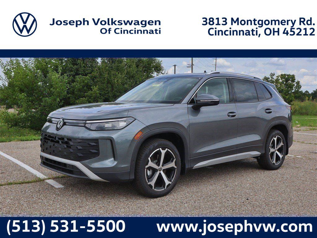 Platinum Gray 2025 Volkswagen Tiguan SE 4Motion SUV / Crossover All-Wheel Drive 8-Speed Automatic